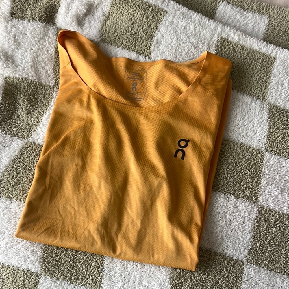 On Running shirt